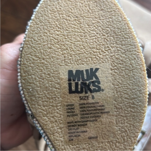 MUK LUKS
Women's Ciara Beaded Wedge Sandal NWT - Picture 8 of 8